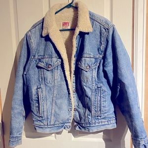 Levi’s original Sherpa Trucker Jean jacket, Vintage! Men’s 42-R